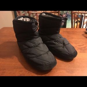 L.L.Bean bootie slippers see tags&tape measure pic